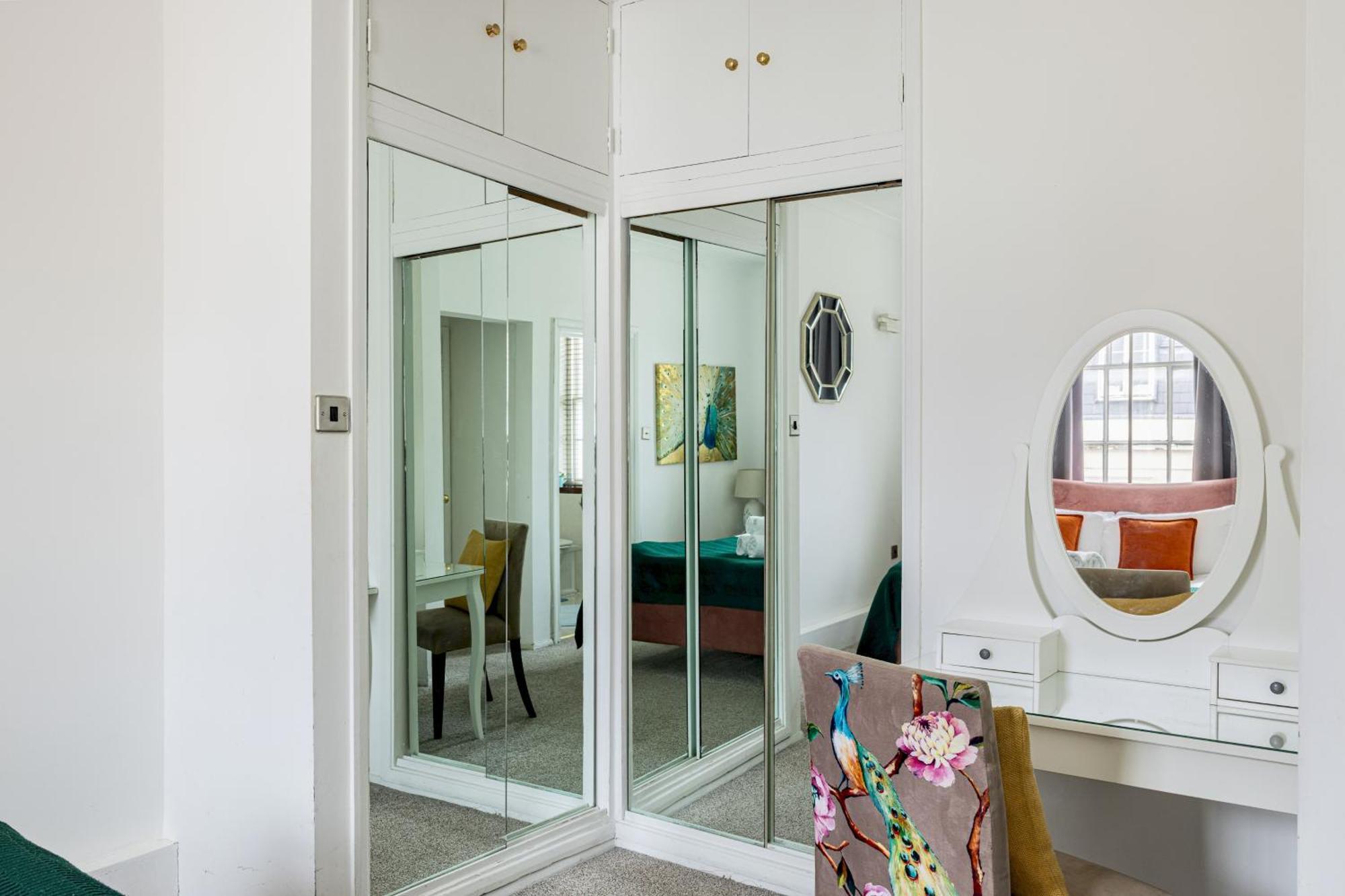 Picktheplace Lancaster Gate London Exterior photo